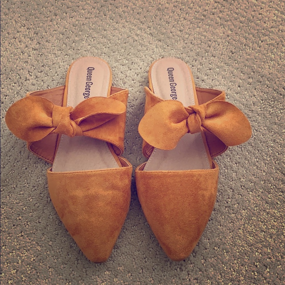 Mustard Flats with Bow